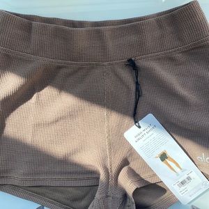 ALO Yoga High Waist Airlift Waffle Shorts Hot Cocoa XXS